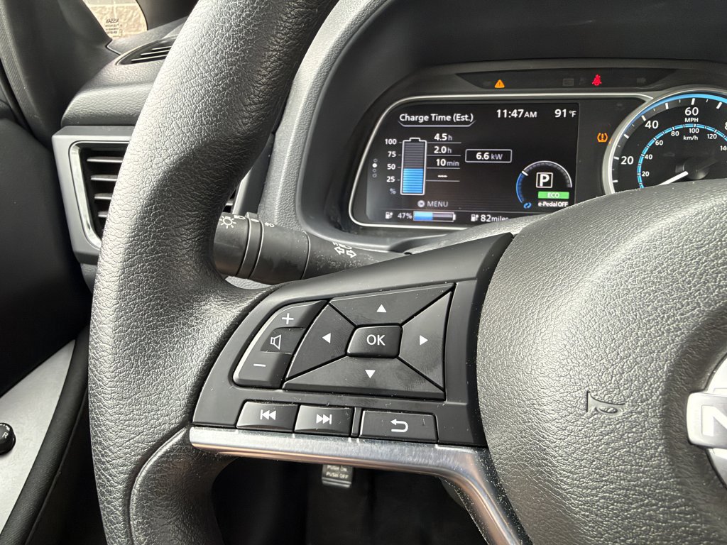 Used 2025 Nissan Leaf S FWD image 26