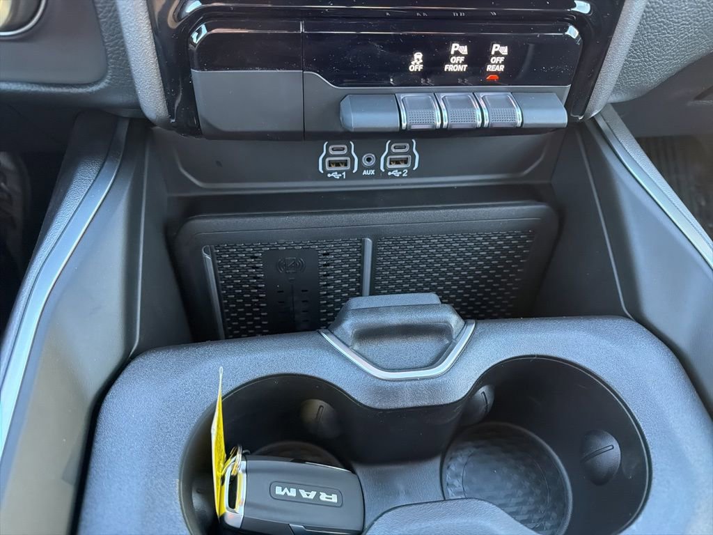 New 2026 RAM 1500 4x4 Crew Cab image 21
