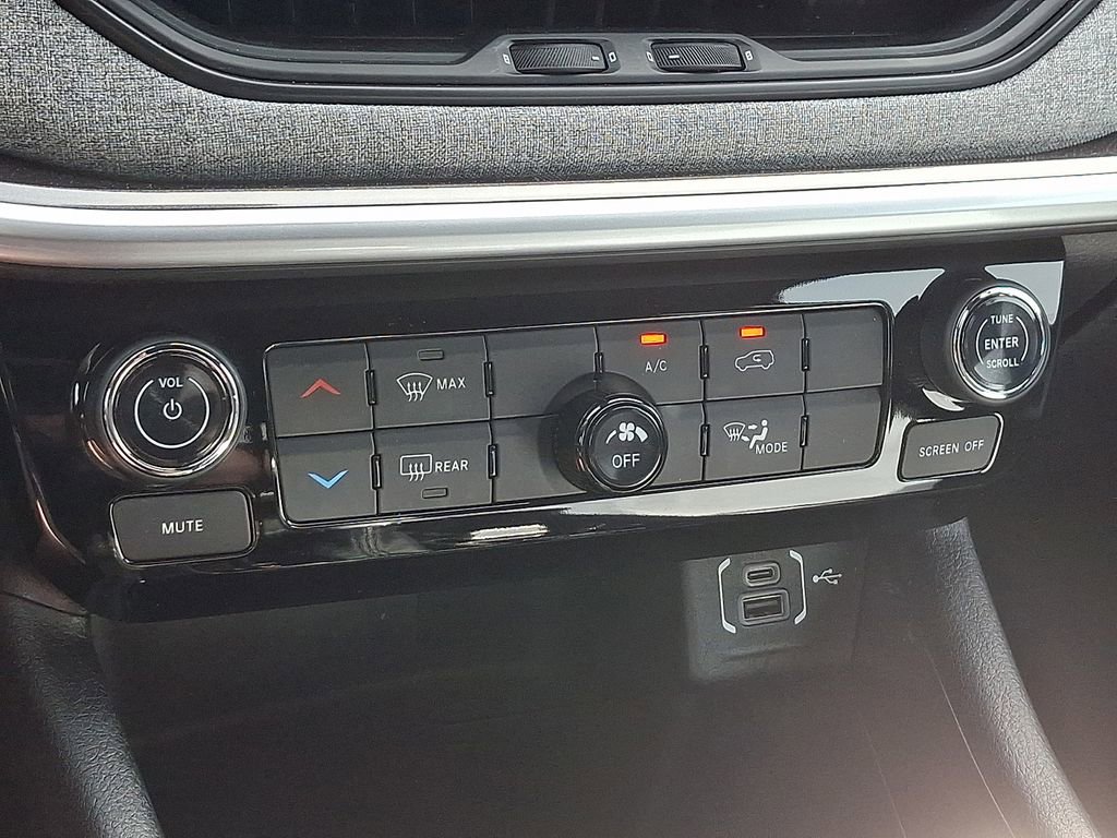 Used 2023 Jeep Compass Sport image 17