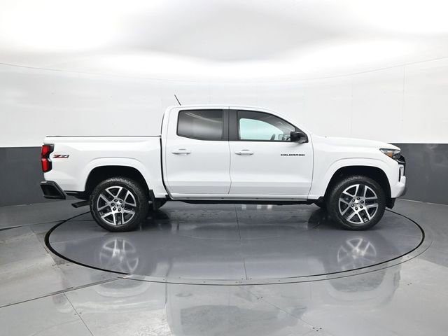Used 2024 Chevrolet Colorado Z71 w/ Z71 Convenience Package 2 AWD/4WD image 4