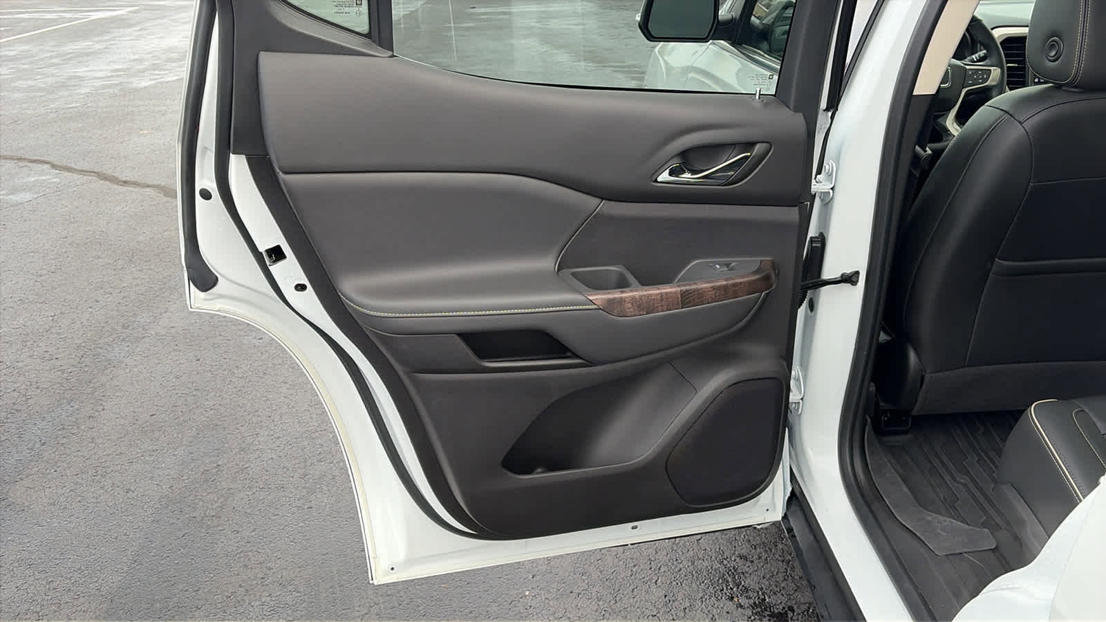 Used 2023 GMC Acadia Denali w/ Denali Ultimate Package image 22