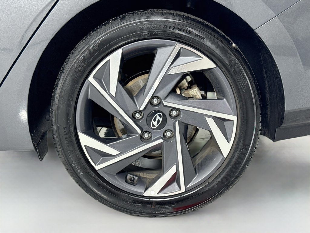 Used 2025 Hyundai Elantra Limited FWD image 10