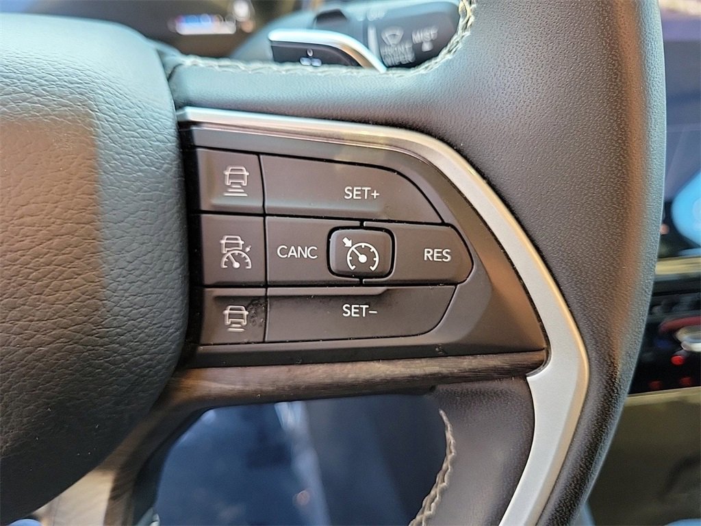 Used 2023 Jeep Grand Cherokee Limited image 22