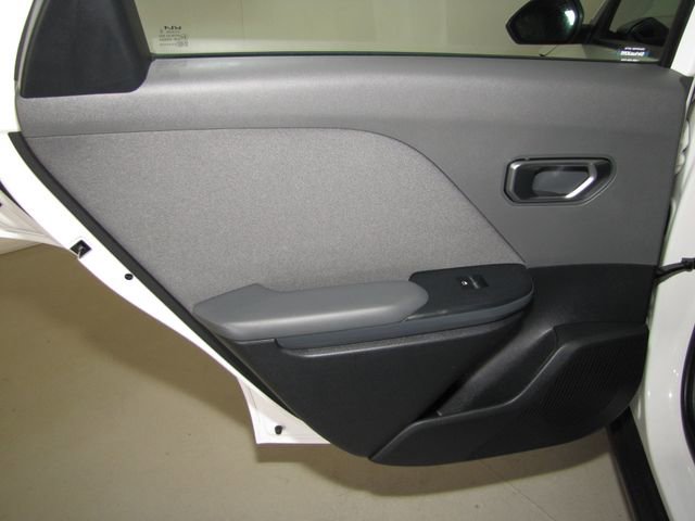 Used 2025 Kia K4 EX image 14