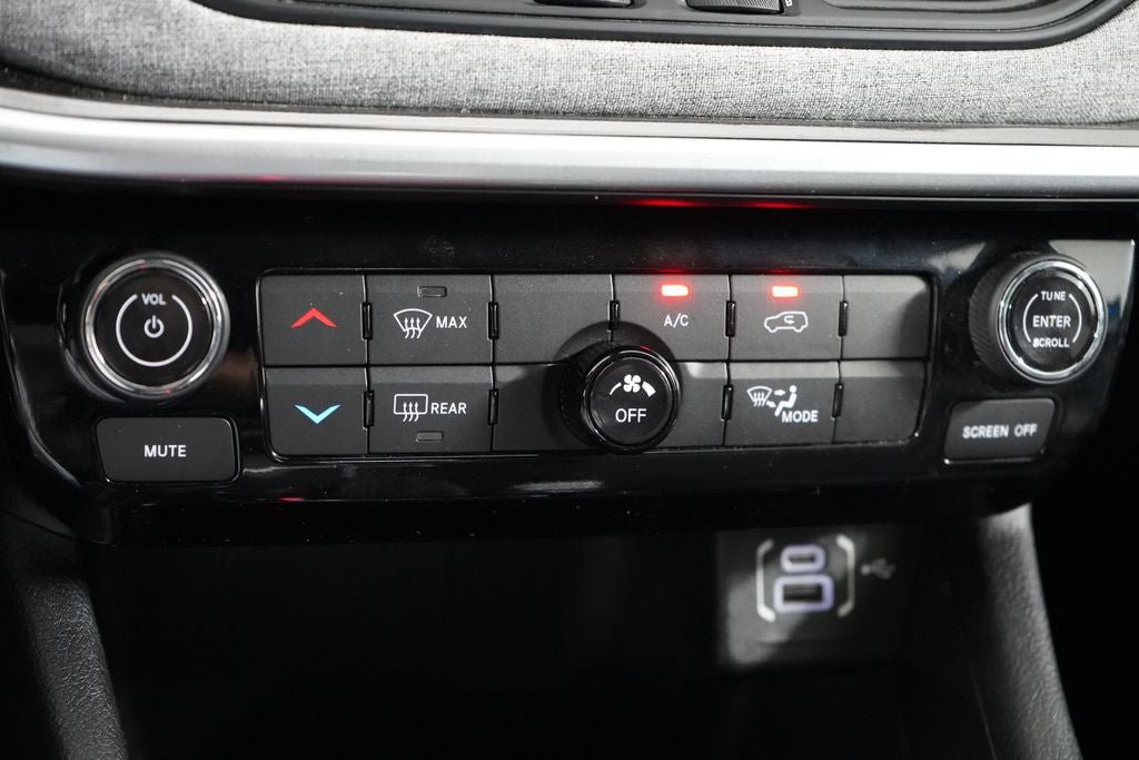 Used 2022 Jeep Compass Latitude AWD/4WD image 24