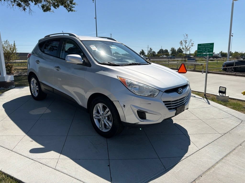 Used 2010 Hyundai Tucson GLS FWD image 2