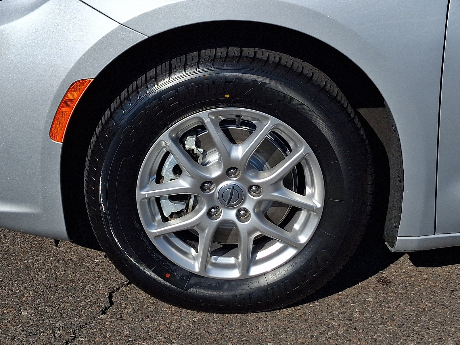 Used 2024 Chrysler Pacifica Touring-L FWD image 8