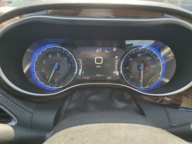Used 2022 Chrysler Pacifica Limited image 32