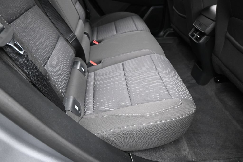 Used 2026 Chevrolet Equinox LT FWD image 37