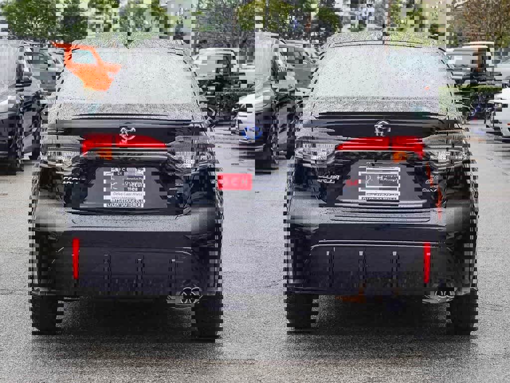 Used 2025 Toyota Corolla SE image 5