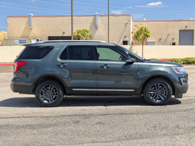Used 2016 Ford Explorer XLT image 4