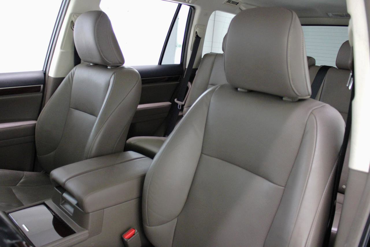 Used 2017 Lexus GX 460 Premium w/ Premium Package image 34