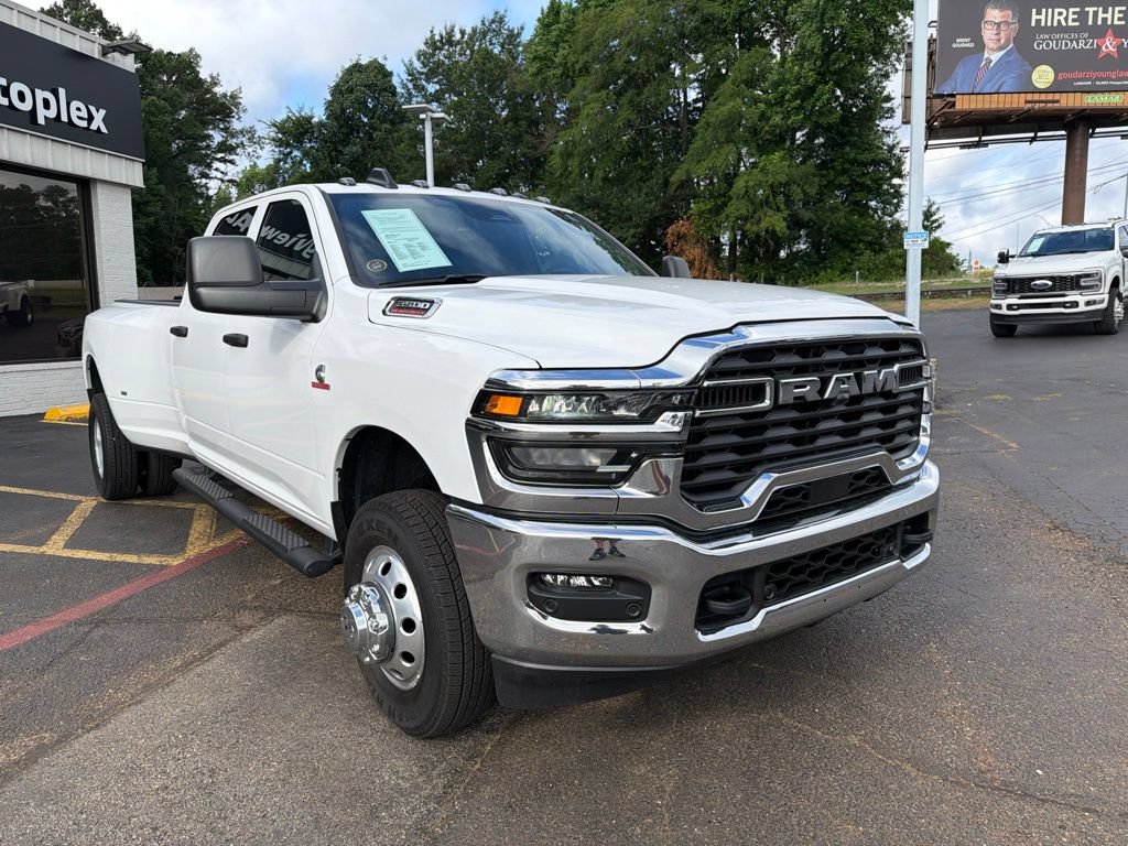 Used 2025 RAM 3500 Tradesman w/ Chrome Appearance Group AWD/4WD image 4