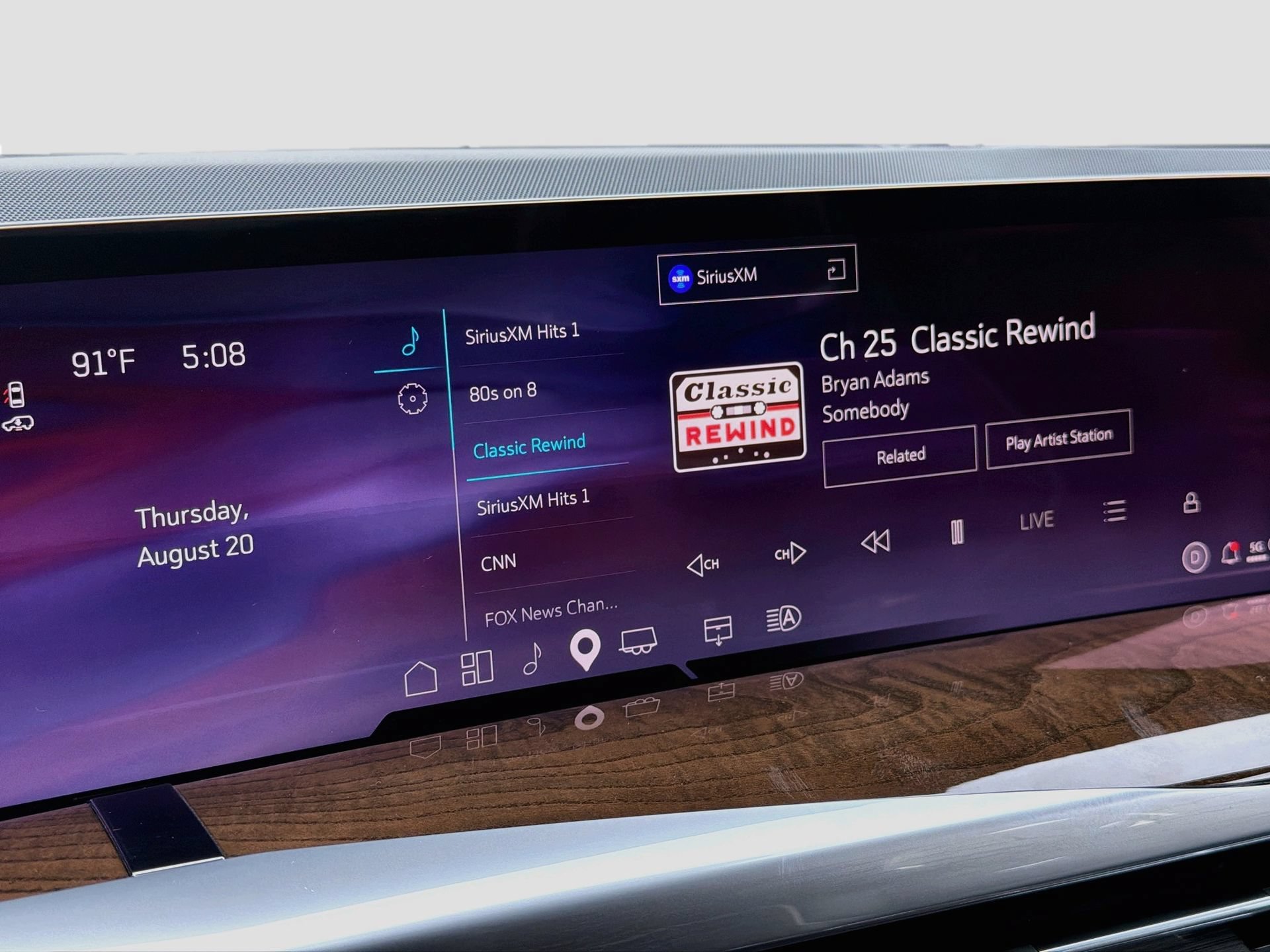 Certified 2025 Cadillac Escalade ESV Sport Platinum AWD/4WD image 36