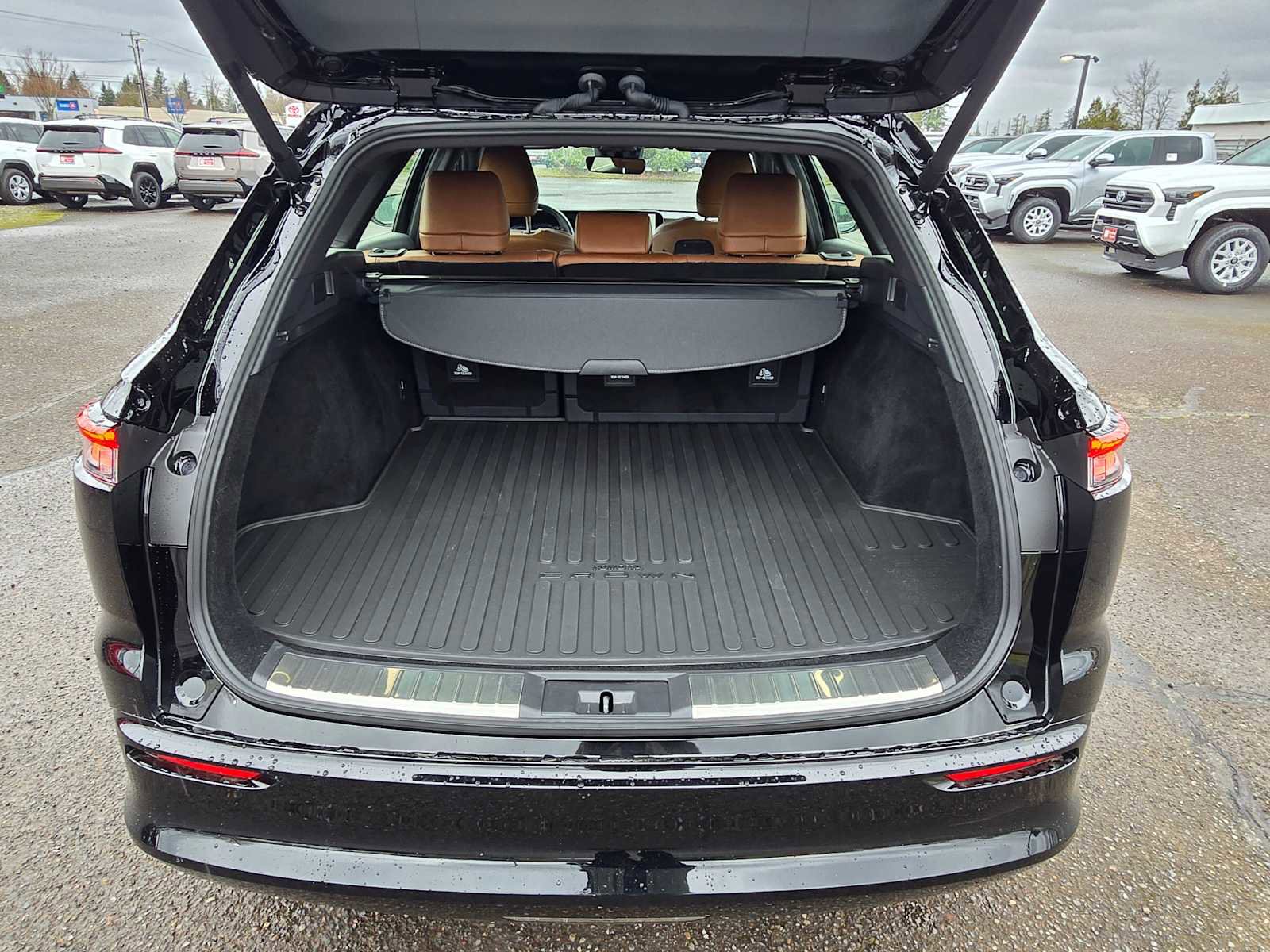 Used 2025 Toyota Crown Signia XLE image 14