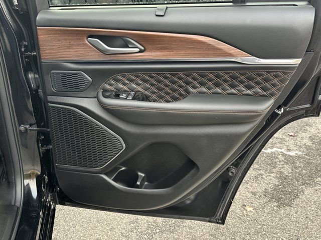 Certified 2024 Jeep Grand Cherokee Summit w/ Adv Protech Group IV image 19