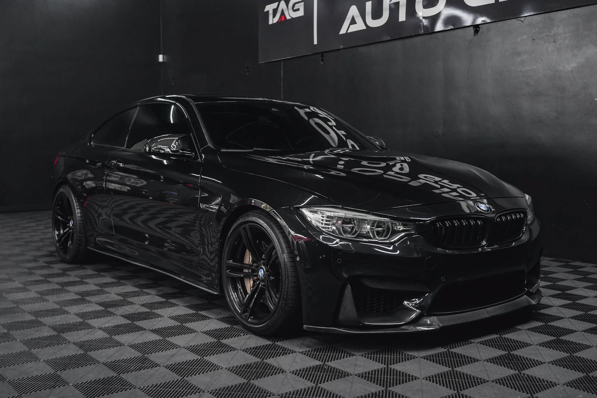 Used 2015 BMW M4 Coupe w/ Executive Package RWD image 26