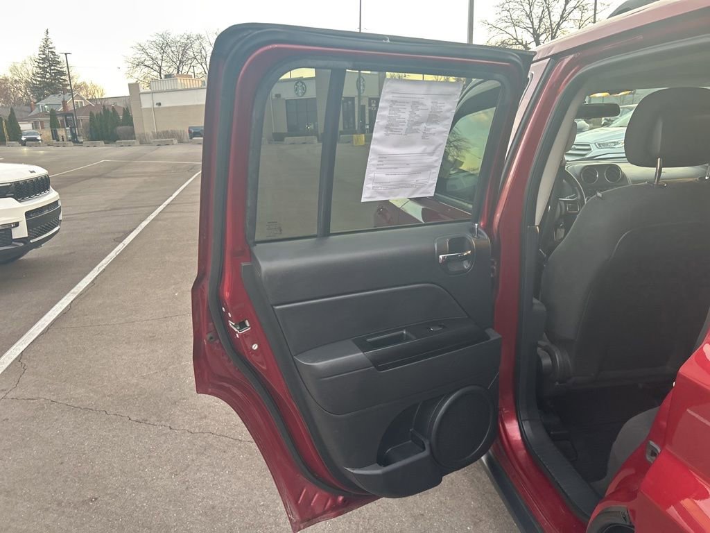 Used 2014 Jeep Patriot Latitude image 16