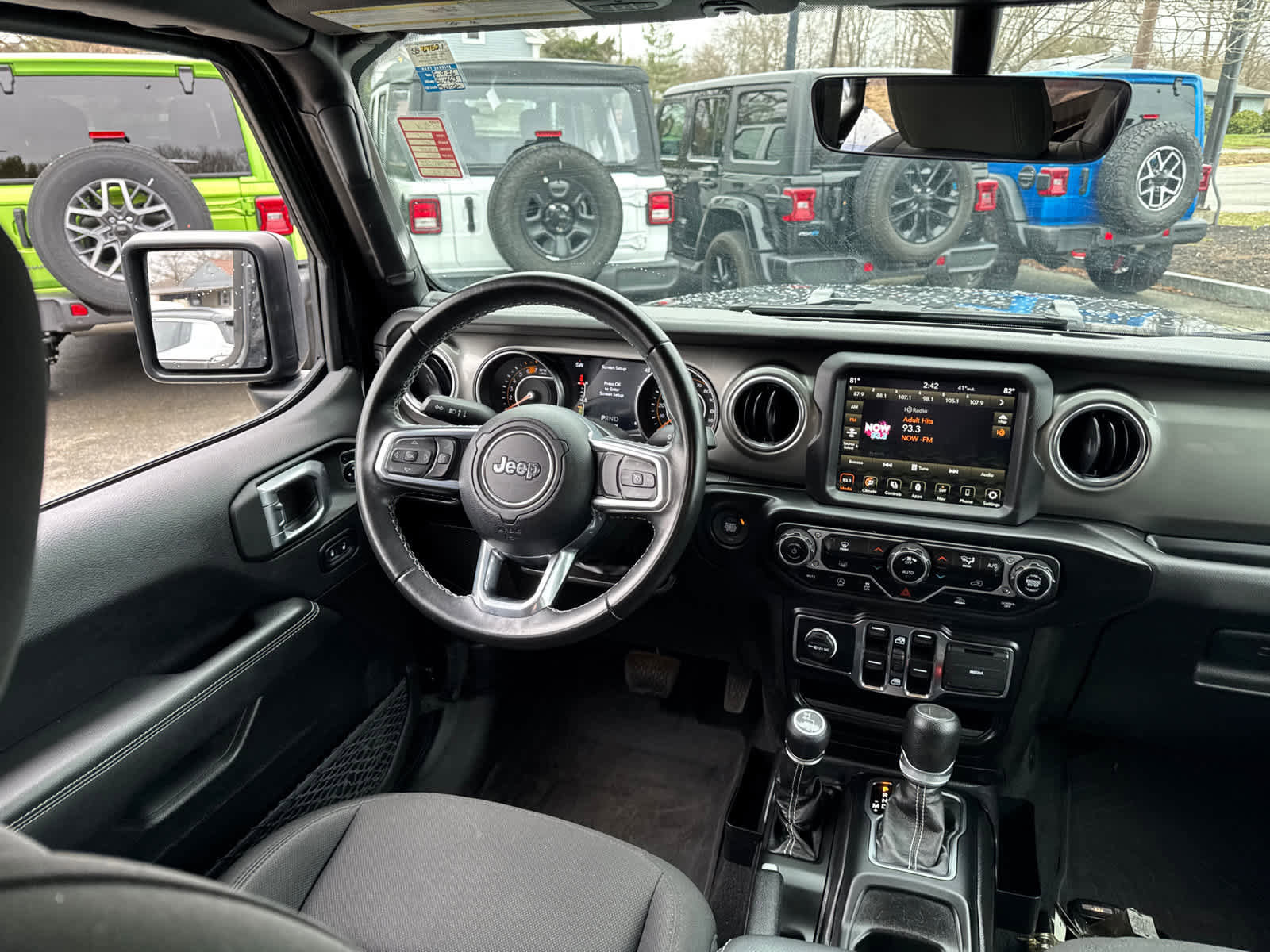 Used 2022 Jeep Wrangler Unlimited Sahara AWD/4WD image 29