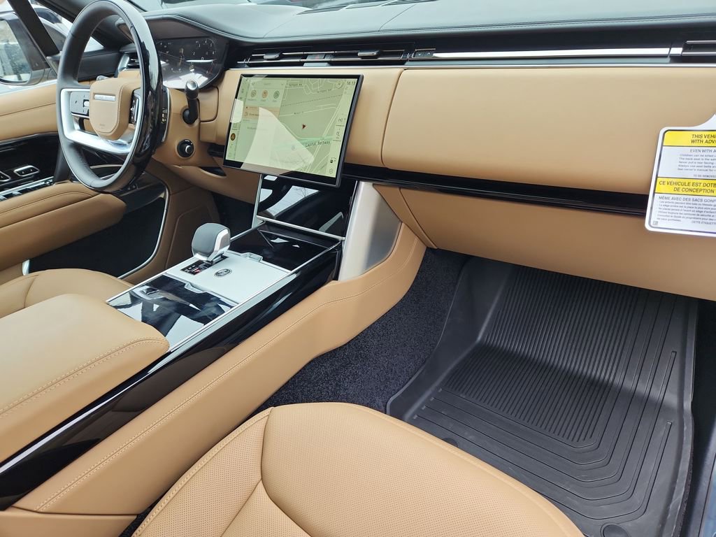 New 2025 Land Rover Range Rover Long Wheelbase SE image 28