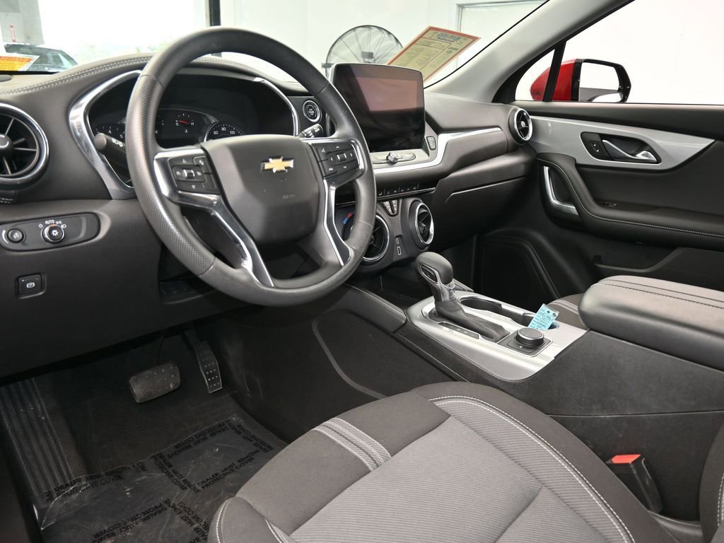 Used 2023 Chevrolet Blazer LT image 12