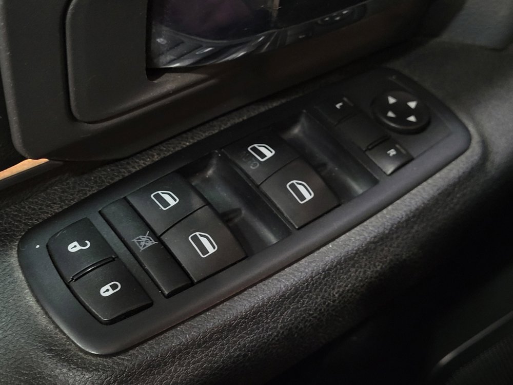 Used 2021 RAM 1500 Classic SLT image 27