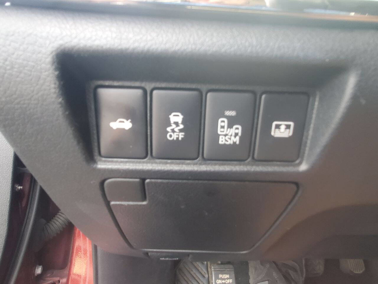 Used 2013 Toyota Avalon Limited image 24