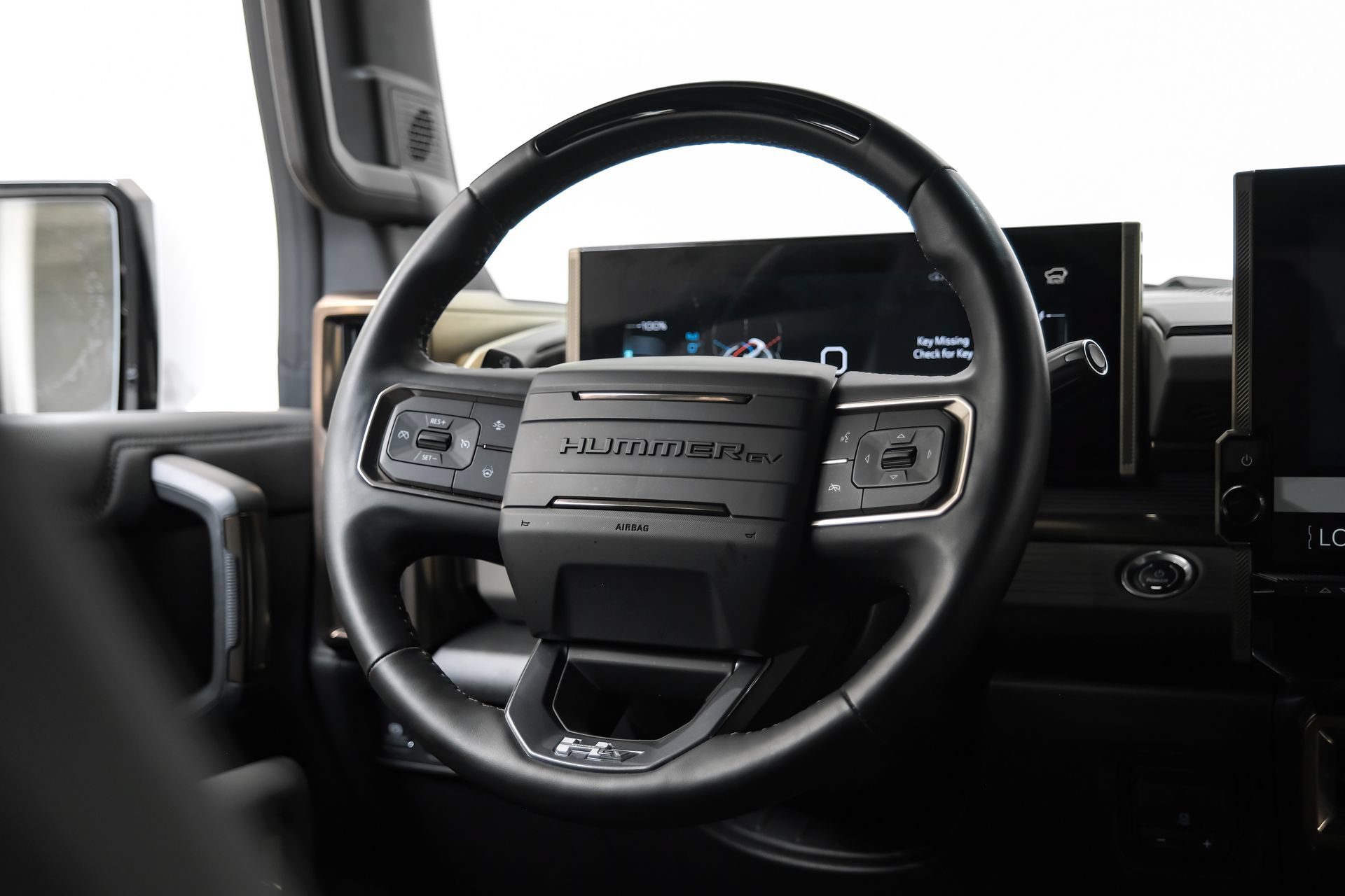 Used 2025 GMC Hummer EV 2X w/ LPO, Sport Package AWD/4WD image 19