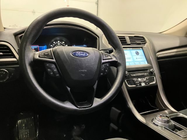 Used 2018 Ford Fusion SE w/ Fusion SE Technology Package FWD image 44