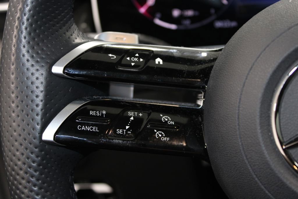 Used 2024 Mercedes-Benz GLC 300 4MATIC image 21