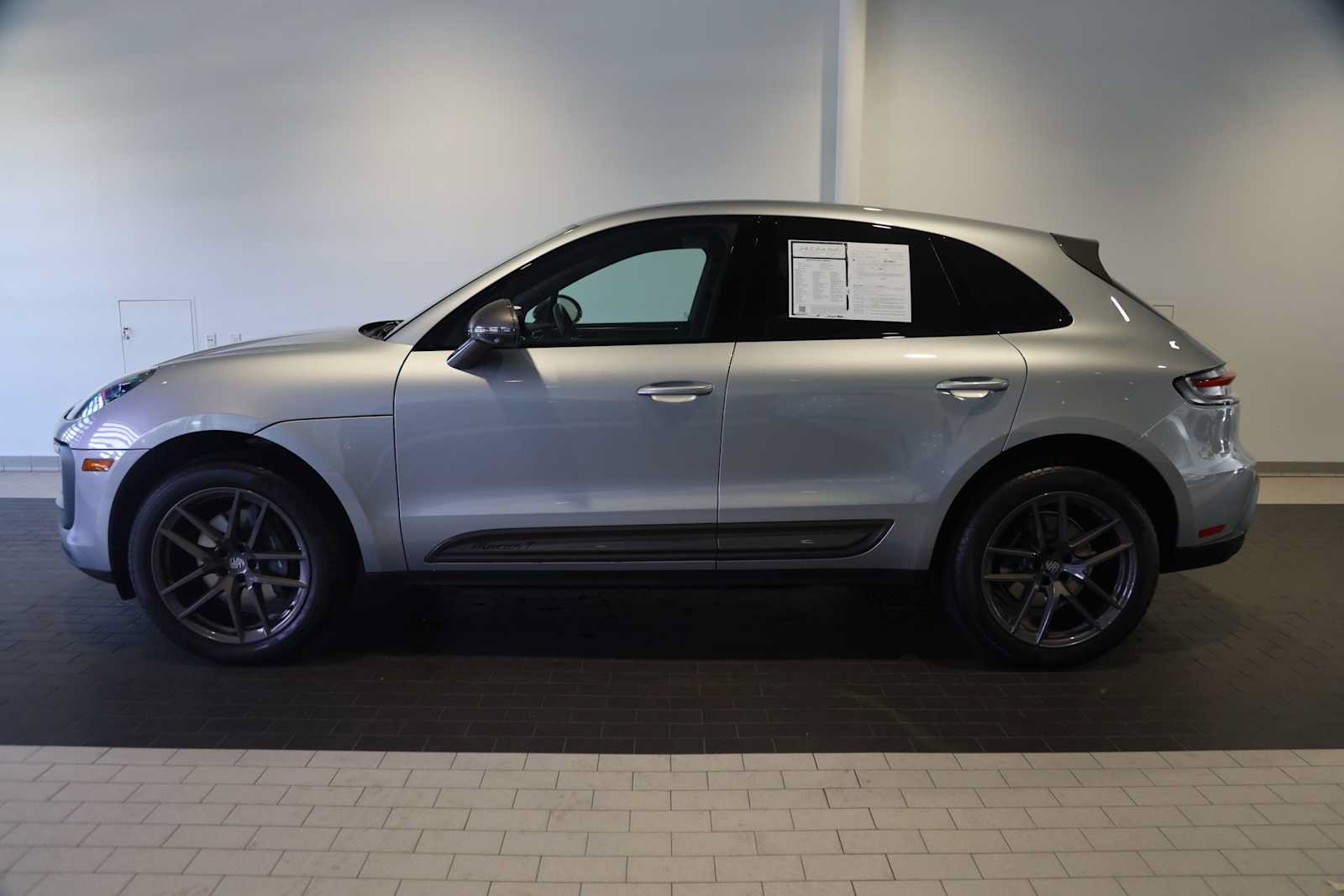 Used 2026 Porsche Macan Turbo AWD/4WD image 2