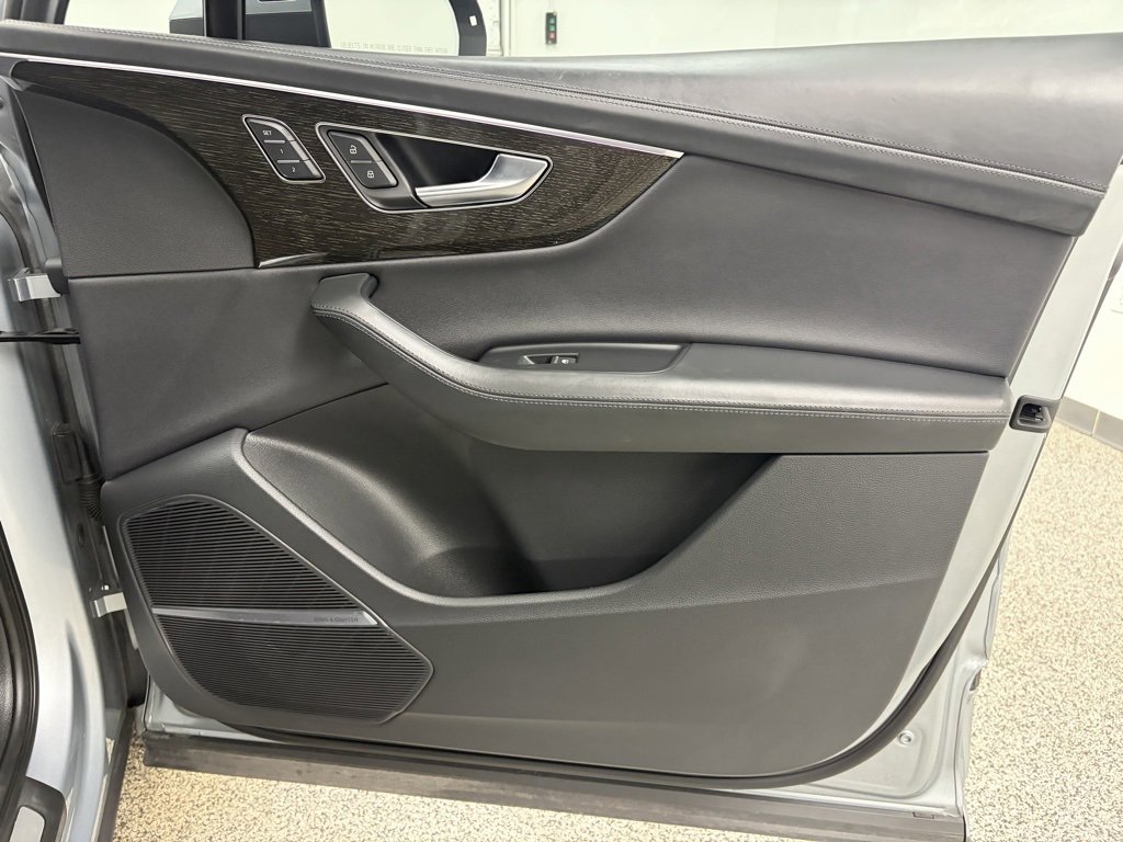 Used 2023 Audi Q7 3.0T Prestige w/ Prestige Package image 40