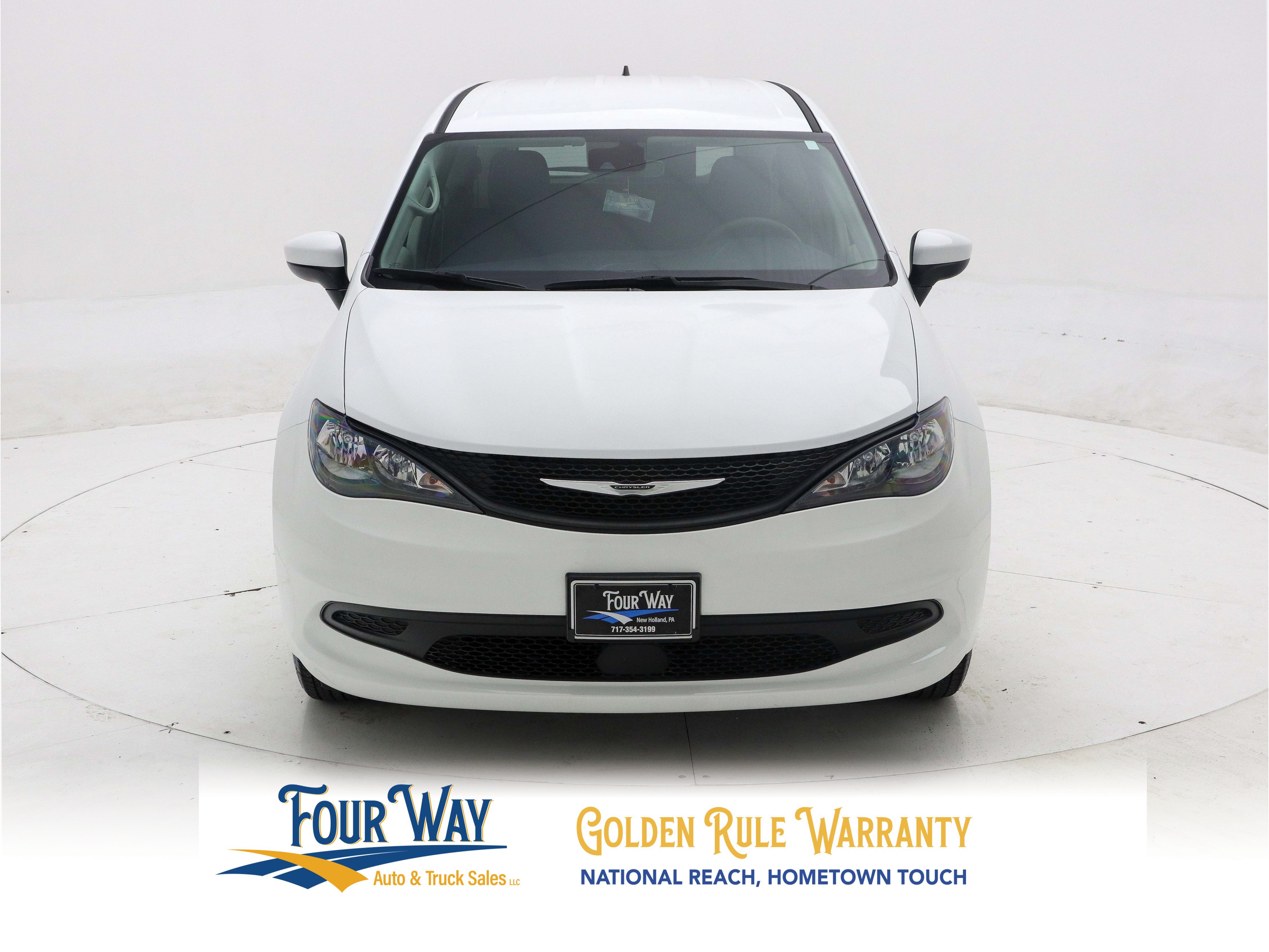 Used 2023 Chrysler Voyager LX FWD image 11