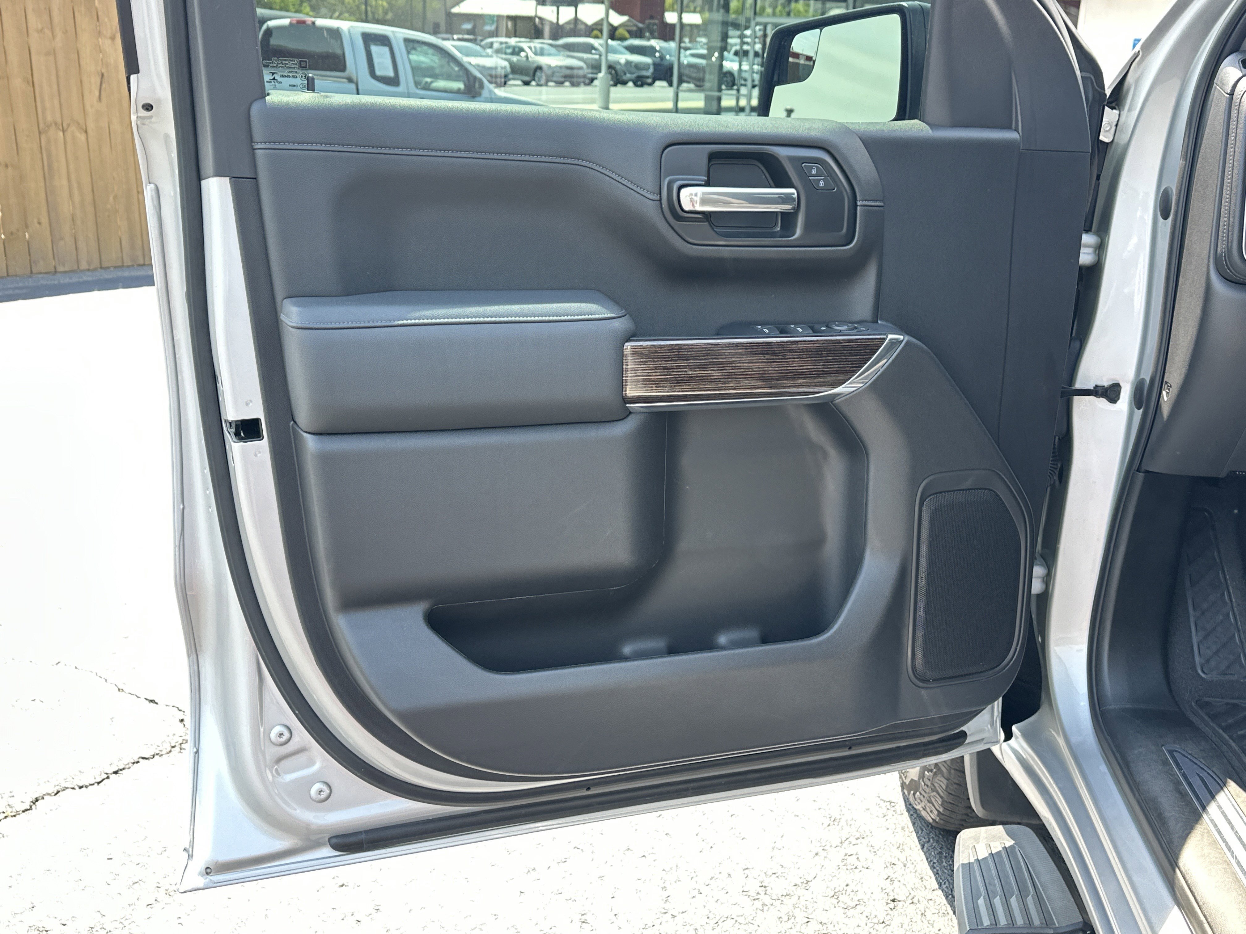 Used 2022 GMC Sierra 1500 Elevation w/ X31 Off-Road Package image 10