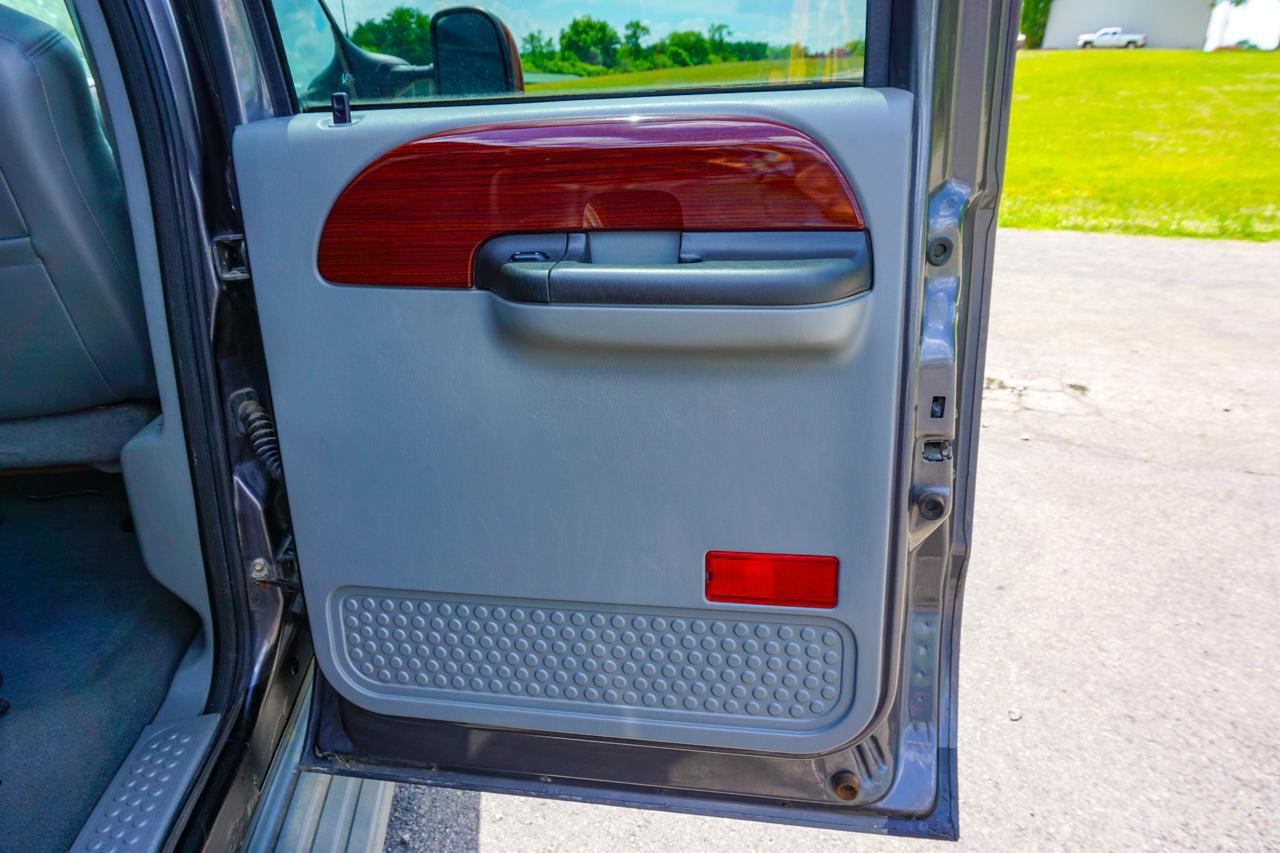 Used 2007 Ford F350 Lariat AWD/4WD image 25