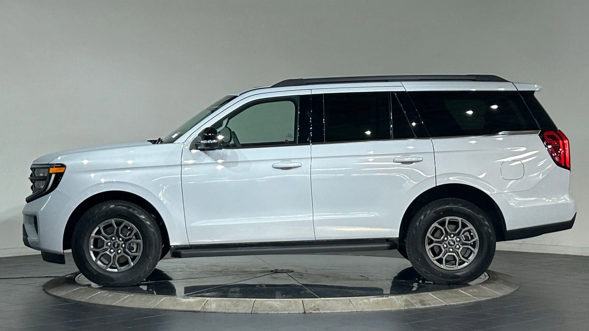 New 2026 Ford Expedition Active AWD/4WD image 6