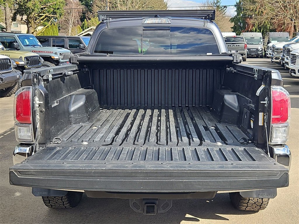 Used 2021 Toyota Tacoma TRD Off-Road image 10