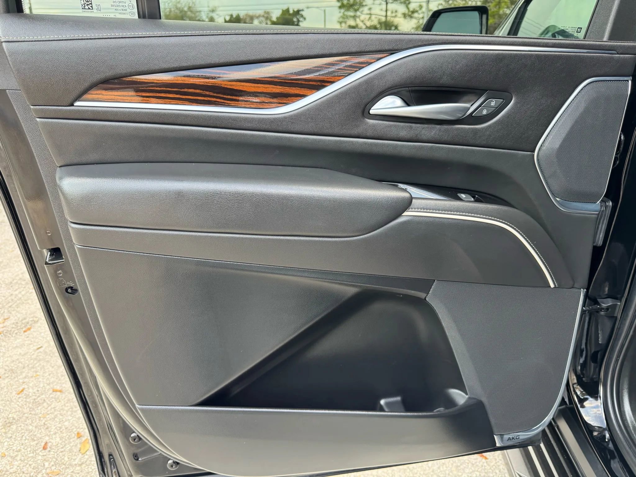 Used 2022 Cadillac Escalade ESV Luxury image 21