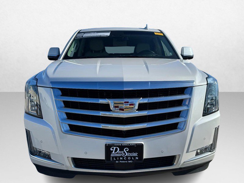 Used 2018 Cadillac Escalade Premium Luxury image 2