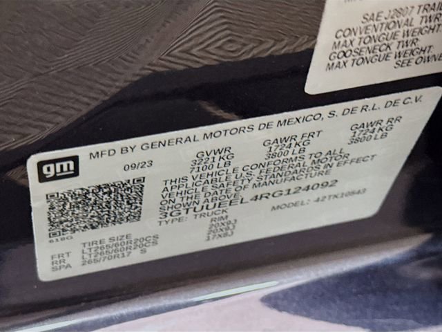 Used 2024 GMC Sierra 1500 AT4 w/ Technology Package image 37