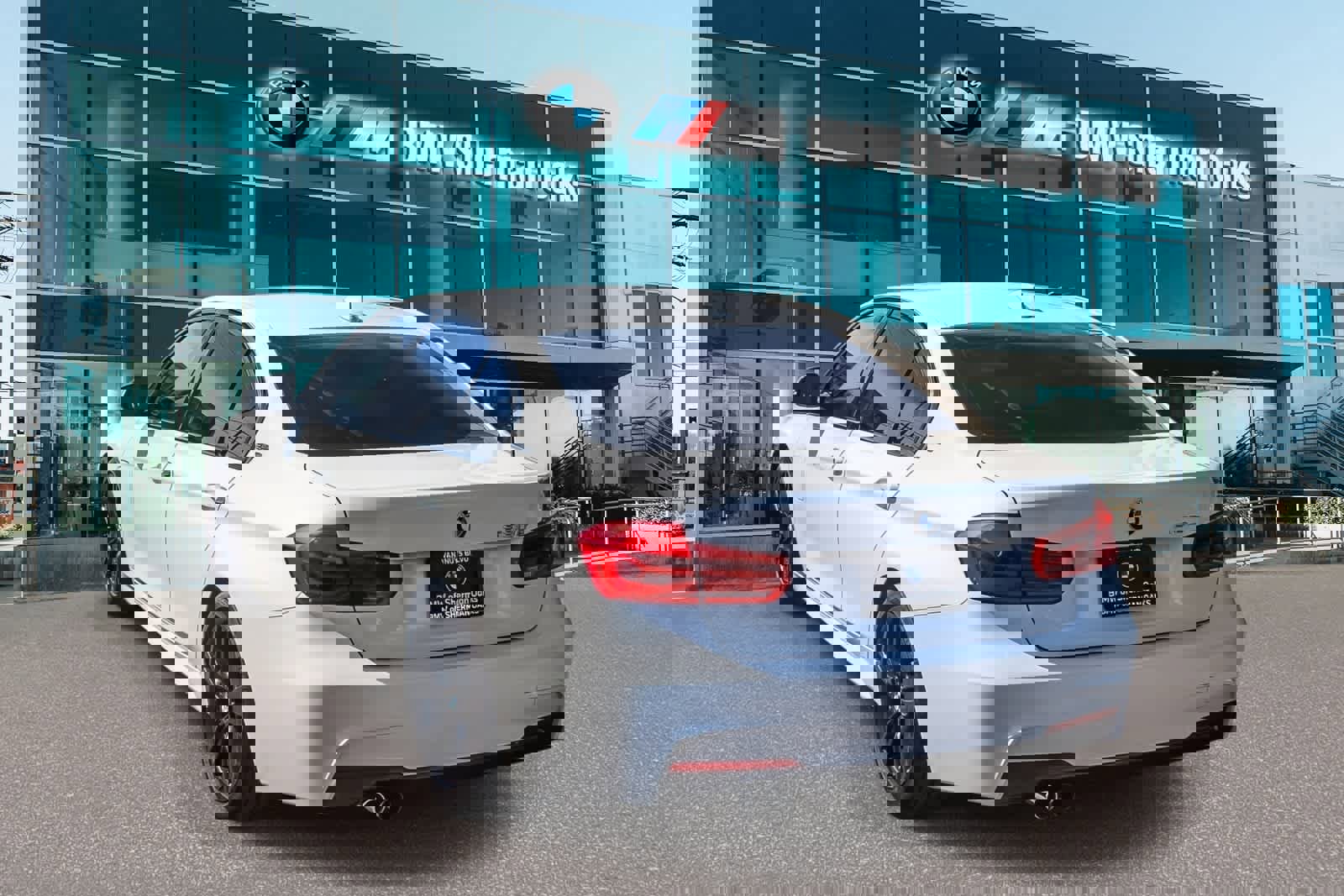 Used 2018 BMW 330e image 6