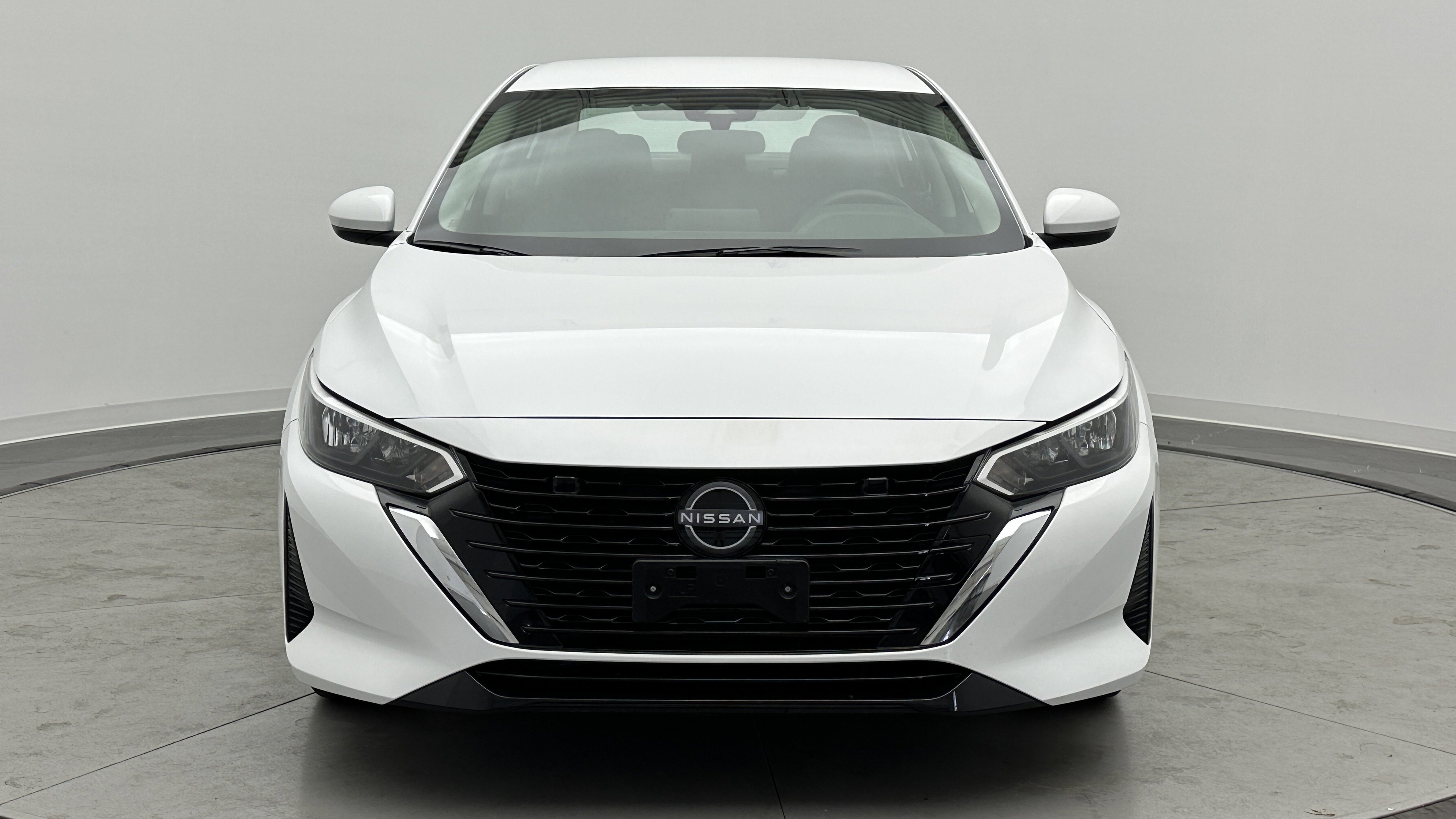 Used 2025 Nissan Sentra SV image 2