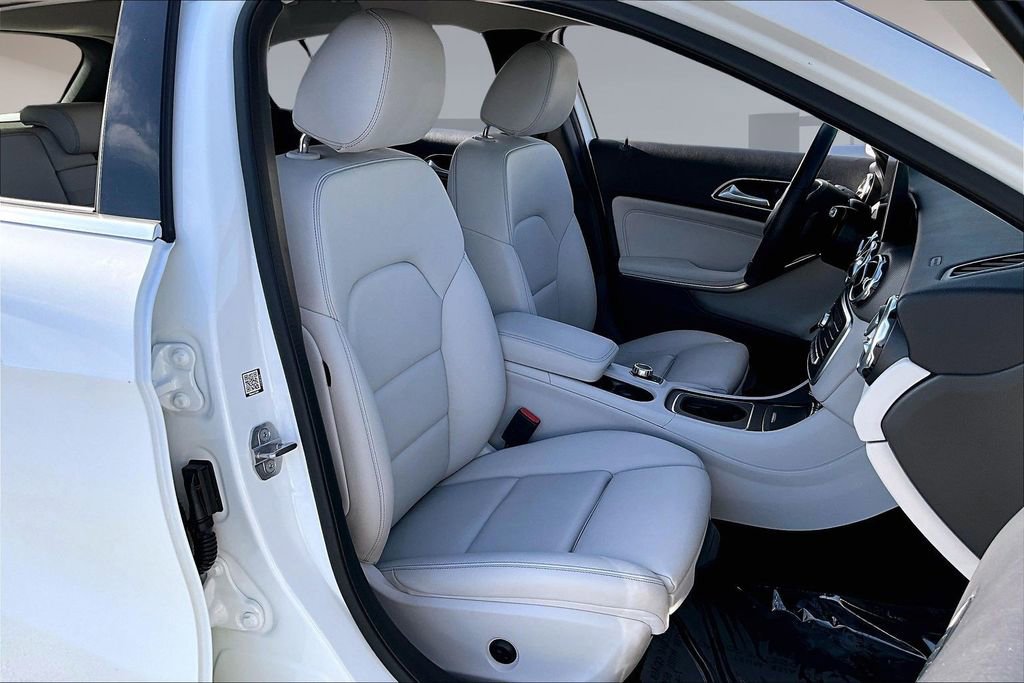 Used 2019 Mercedes-Benz GLA 250 w/ Premium Package image 27