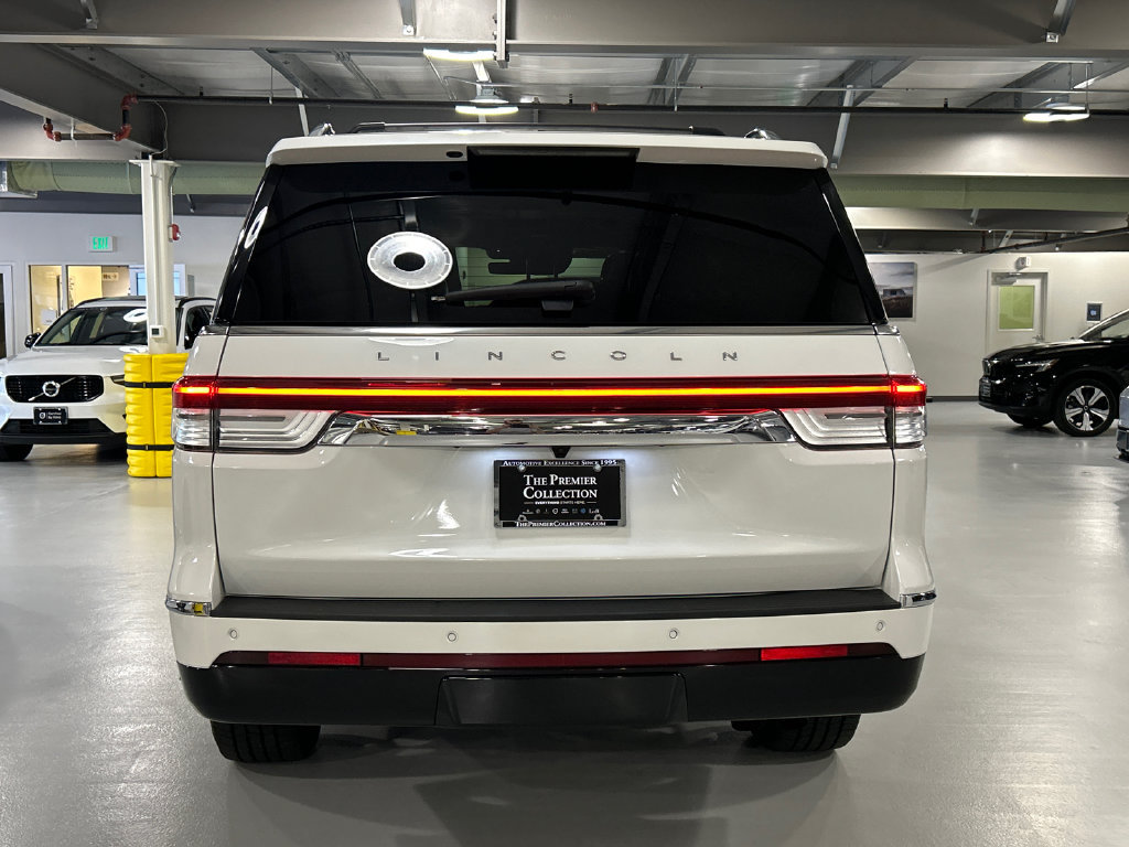 Used 2023 Lincoln Navigator L Reserve AWD/4WD image 3