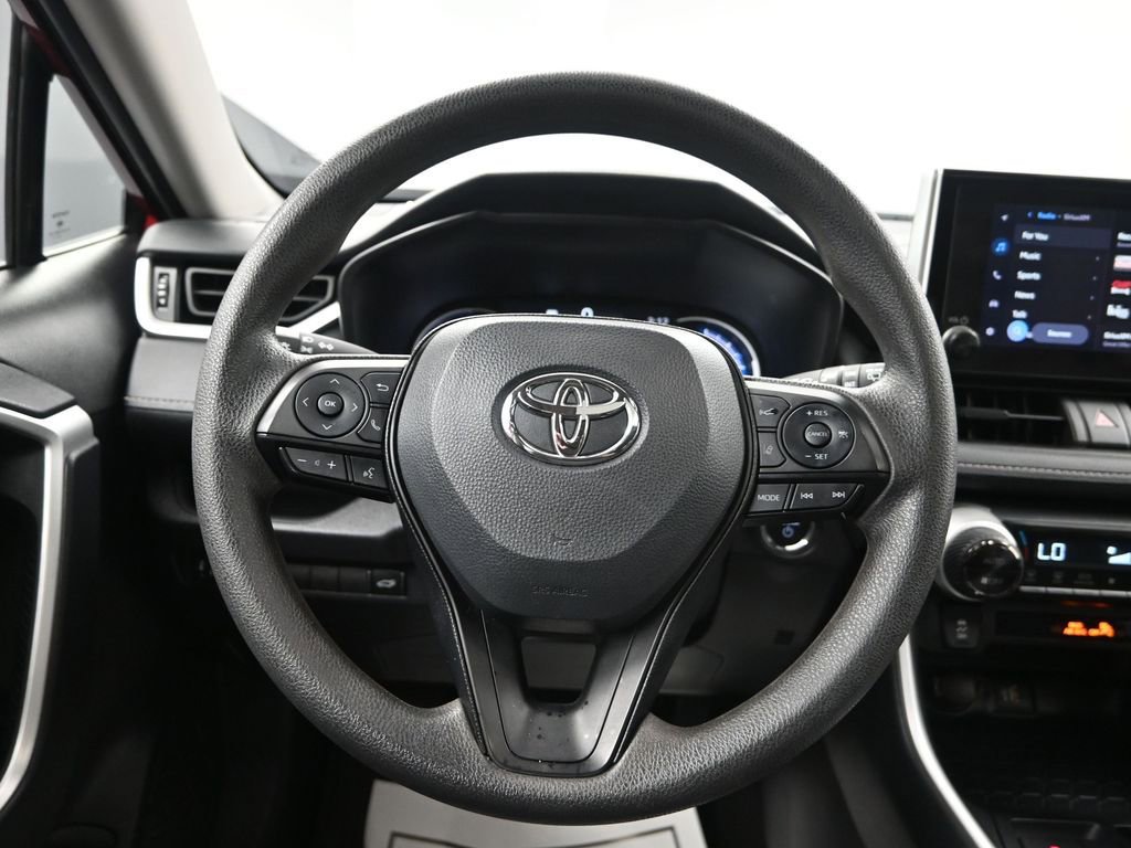 Used 2025 Toyota RAV4 XLE w/ Convenience Package image 33