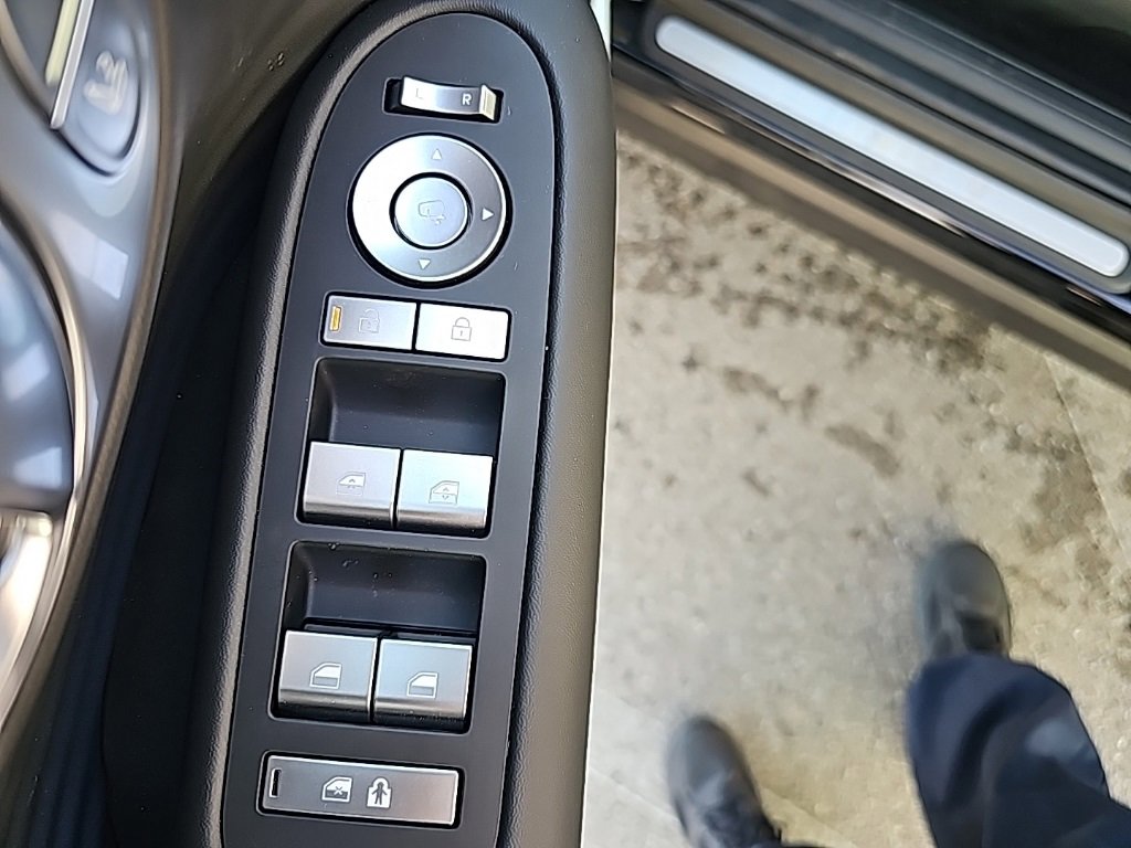 New 2026 Hyundai Ioniq 9 Limited image 12