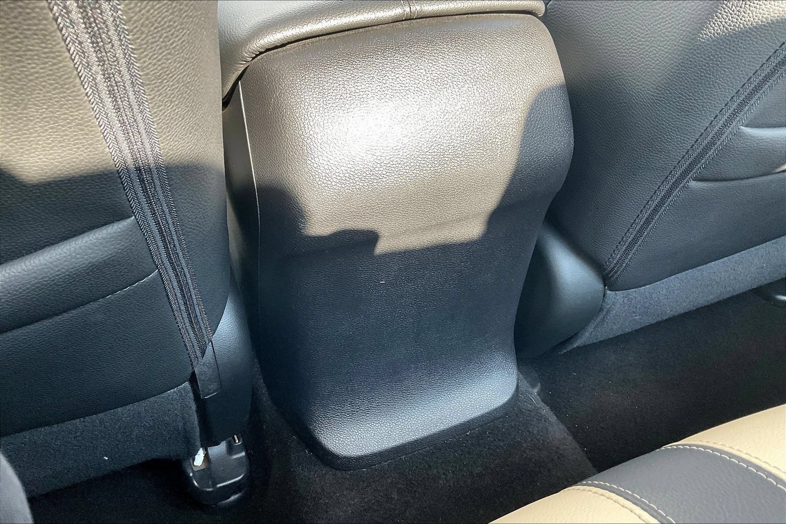 Used 2017 Honda Accord EX-L image 10