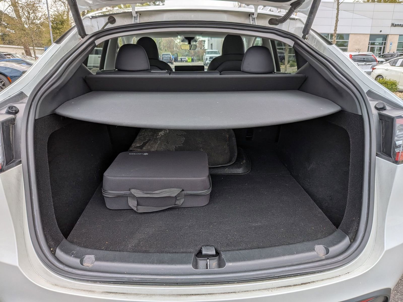 Used 2023 Tesla Model Y Long Range image 31