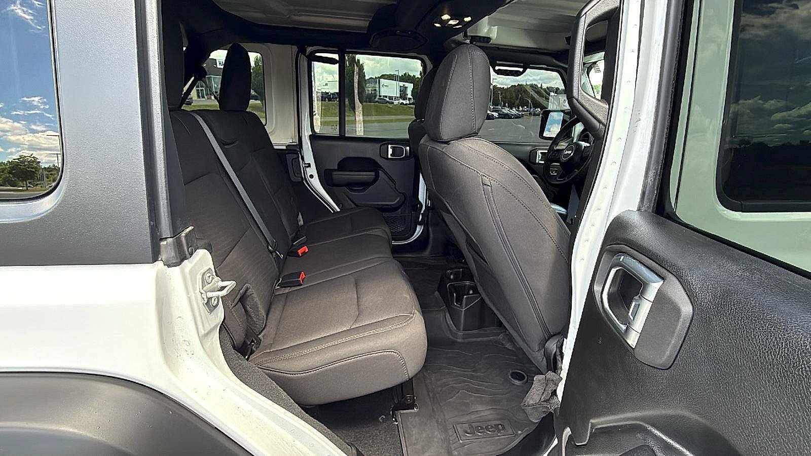 Used 2023 Jeep Wrangler Unlimited Sport AWD/4WD image 20