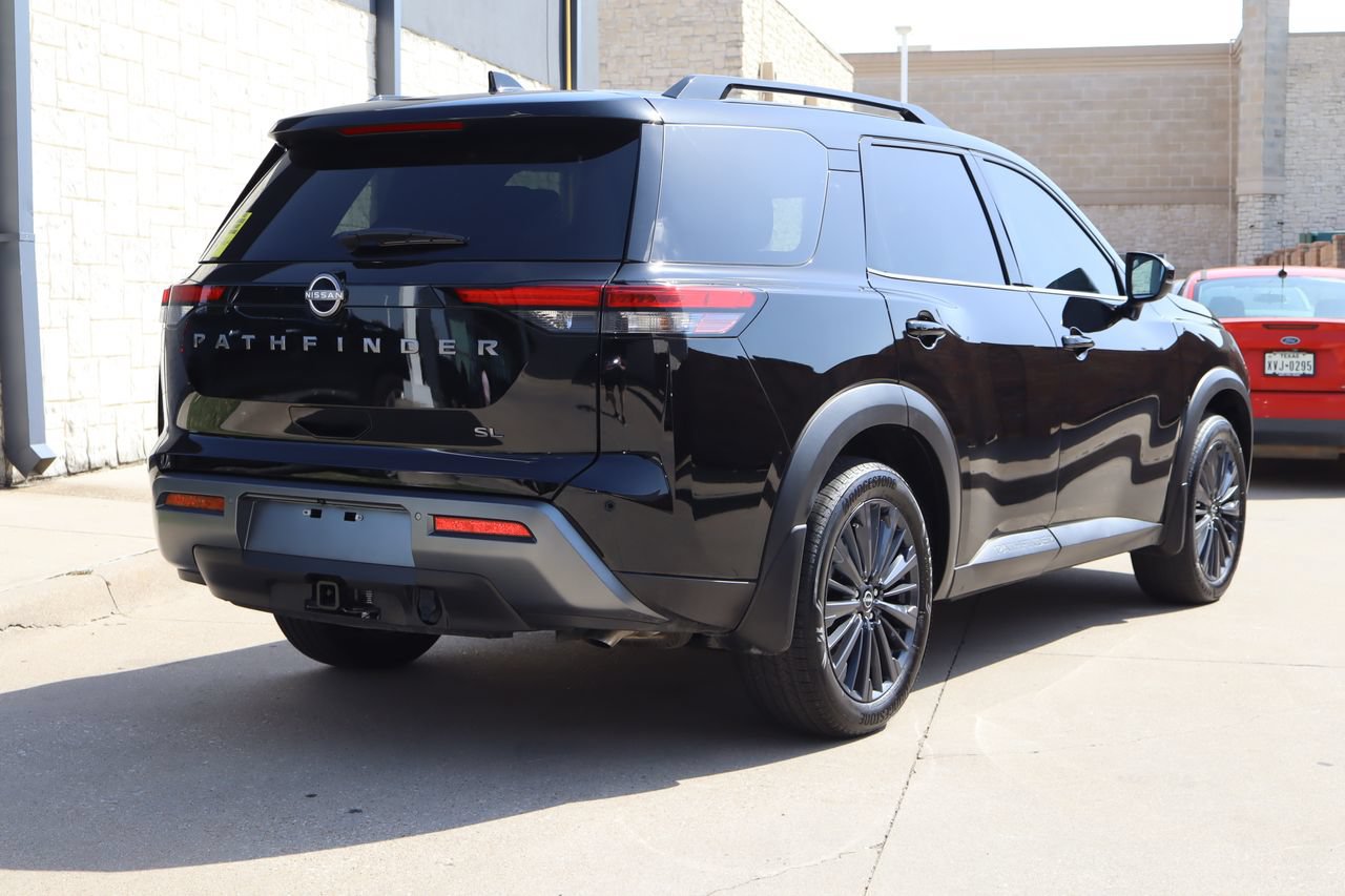 Used 2026 Nissan Pathfinder SL w/ SL Premium Package FWD image 3
